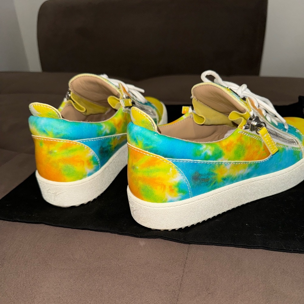 Giuseppe Zanotti sneaker ,size 9 ,color yellow ,blue ,green, white, hardly worn - Picture 4 of 4